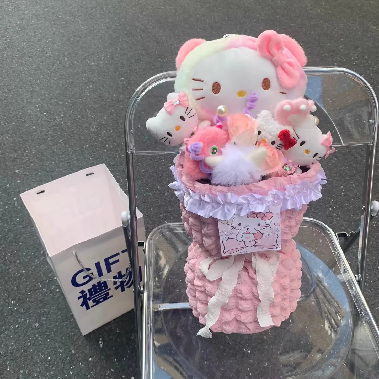 HELLO KITTY Pastel Pendant Bouquet
