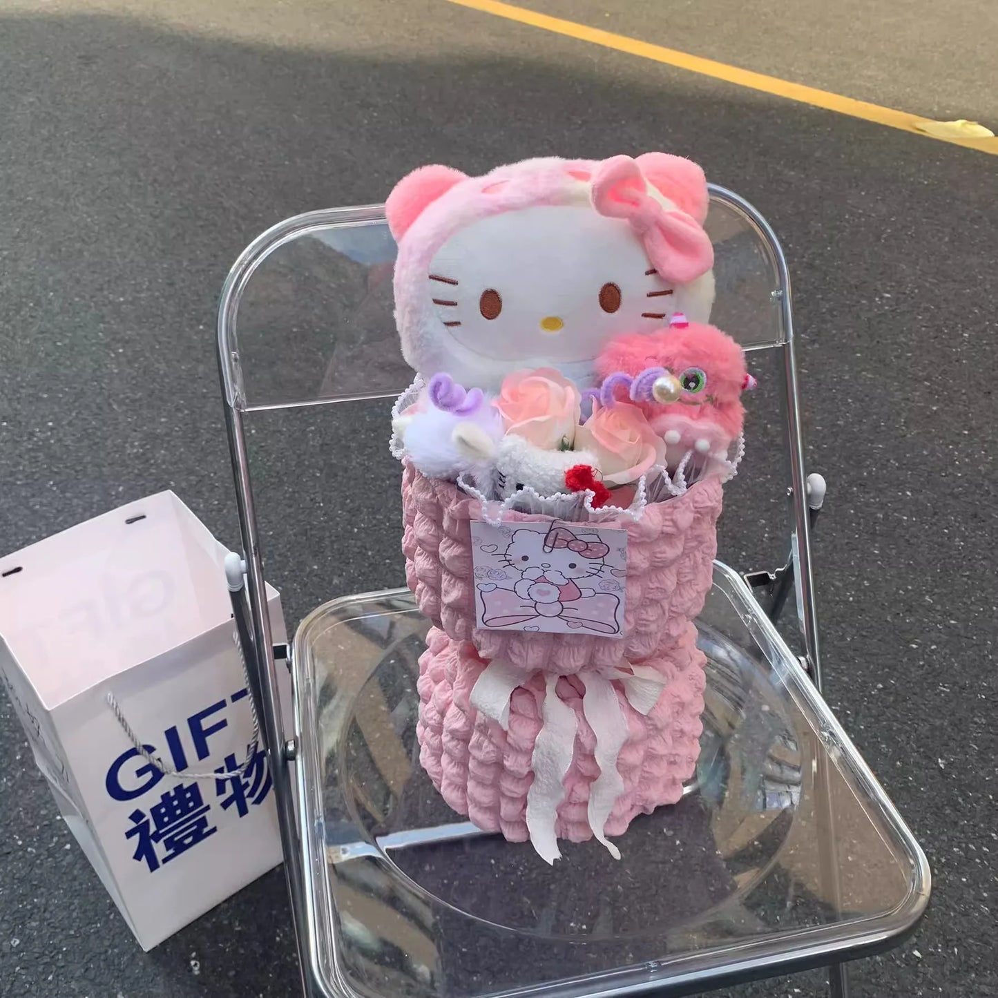 HELLO KITTY Pastel Pendant Bouquet
